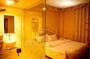 Lucky 5 Million Express Hotel Yuxi คุนหมิง ภายนอก รูปภาพ